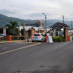  Holiday home The Rest Stop- Gated Community-24 Hrs Security Jamaica