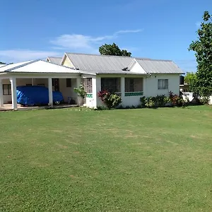 Chillax On Our Farm Country house